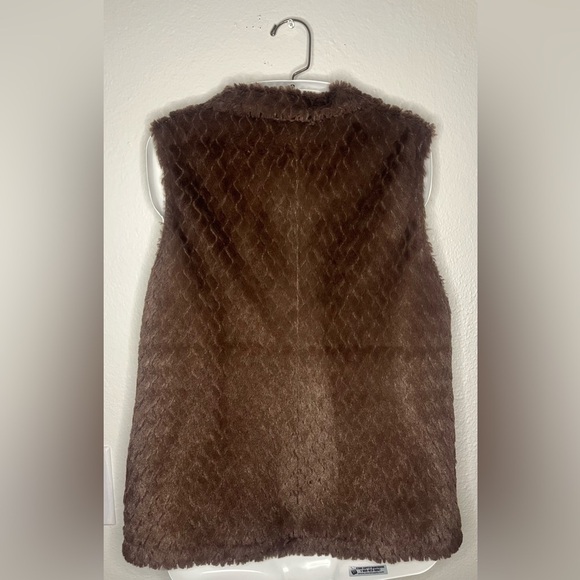 Sport Haley Faux Fur Zip Vest 🤎 Size M - Picture 5 of 6